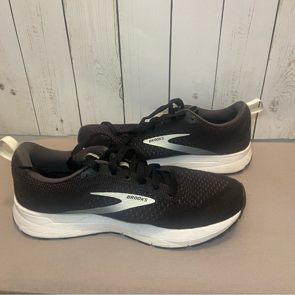 Size 9 - Brooks Revel 4 Black - 120337-1B-063 - Picture 5 of 7